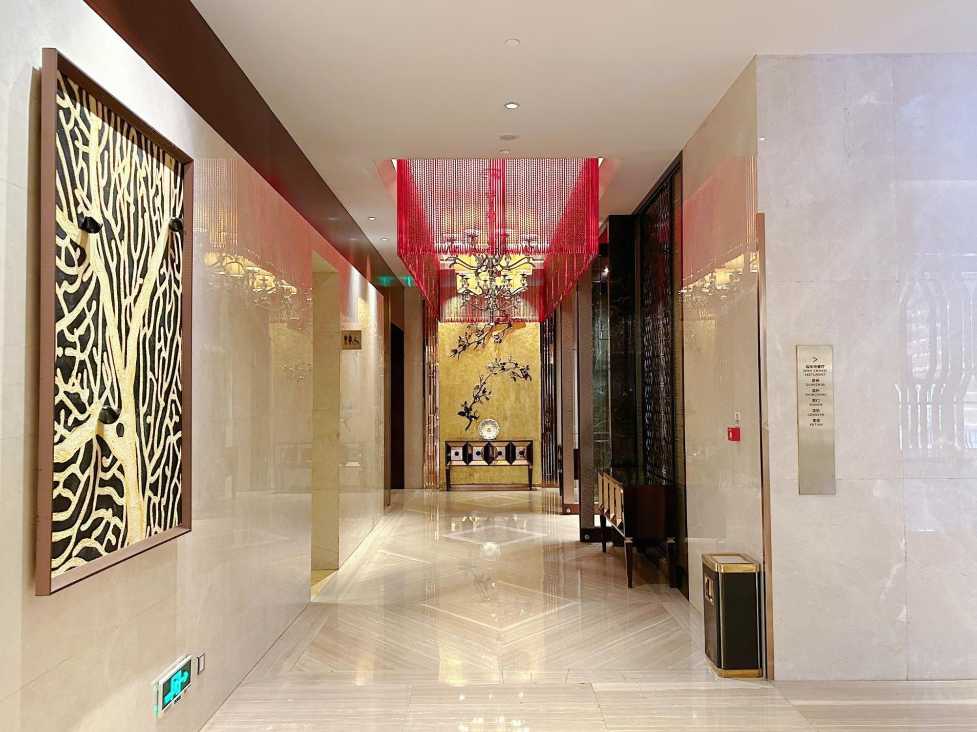 Отель Wanda Realm Ningde Экстерьер фото